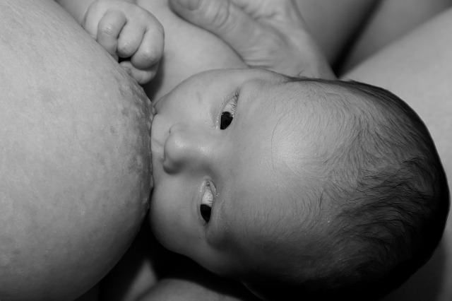 causes of breastfeeding pains